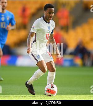 11 juin 2022 - Angleterre / Italie - Ligue des Nations de l'UEFA - Groupe 3 - Molineux Stadium Raheem Sterling pendant le match contre l'Italie. Crédit photo : © Mark pain / Alamy Live News Banque D'Images