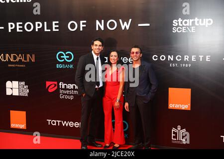 Le Caire, Égypte. 11th juin 2022. Les gens assistent à une cérémonie de remise des prix des entrepreneurs égyptiens (AEE) au Caire, en Égypte, sur 11 juin 2022. Le concours pour les Prix des entrepreneurs en Égypte (AEE), qui vise à attirer l'attention sur certains des esprits les plus brillants du pays, s'est achevé samedi soir avec l'annonce des gagnants de la deuxième édition. L'événement, qui a débuté sur 26 mars, s'est concentré sur les preneurs de risques, les décideurs et les innovateurs, ainsi que sur les fondateurs les plus prometteurs qui créent une influence positive dans la société, selon l'organisateur. Credit: Ahmed Gomaa/Xinhua/Alamy Live News Banque D'Images