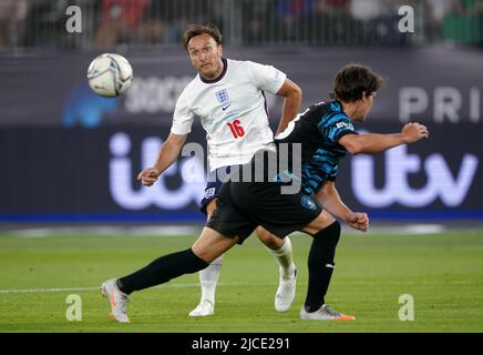 Mark Noble, en Angleterre, tire à son but lors du match de football Aid for UNICEF au London Stadium, à Londres. Date de la photo: Dimanche 12 juin 2022. Banque D'Images