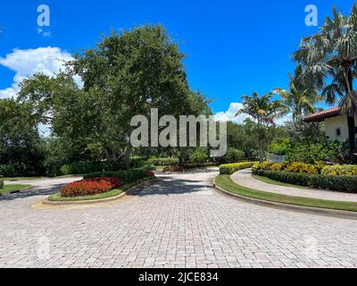 Jupiter, FL États-Unis - 31 mai 2022 : l'entrée du parcours de golf national de Trump à Jupiter, Floride. Banque D'Images