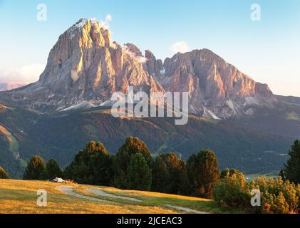 Plattkofel (Sasso Piatto) et Grohmannspitze (Sasso Levante) belles montagnes à Val di Fassa près de Sellagrape, Tirol du Sud, Dolomites, Italie Banque D'Images