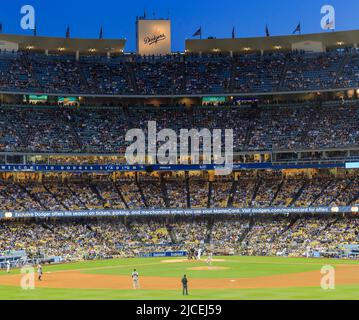 Los Angeles, APR 29 2015 - vue au crépuscule sur le Dodger Stadium Banque D'Images