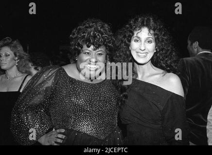 Jennifer Holliday et cher à la soirée d'ouverture de 'Deamgirls' après-midi. Prise à Los Angeles au théâtre Shubert de Century City sur 20 mars 1983. Crédit: Ralph Dominguez/MediaPunch Banque D'Images