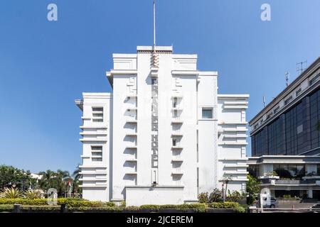 Côté de l'Hôtel Preangar, une structure art déco à Bandung, Indonésie Banque D'Images