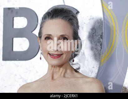 New York, États-Unis. 12th juin 2022. Bebe Neuwirth arrive sur le tapis rouge aux Tony Awards annuels 75th au radio City Music Hall de 12 juin 2022 à New York. Photo de John Angelillo/UPI crédit: UPI/Alay Live News Banque D'Images