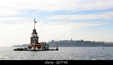 La Tour de la jeune fille dans le détroit du Bosphore à Istanbul, Turquie. Banque D'Images