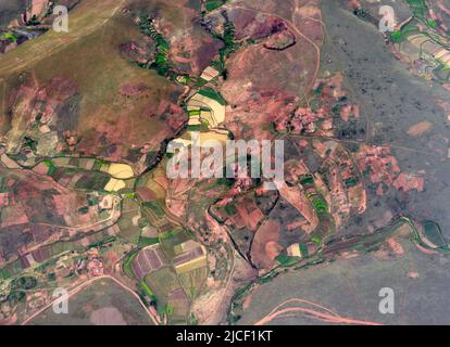 Paysages agricoles autour de la colline d'Ambohimanga, à la périphérie d'Antananarivo, Magagascar. Banque D'Images