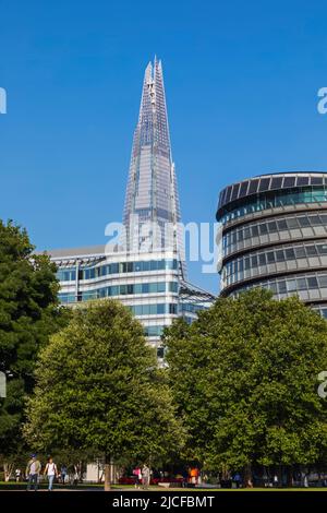 Angleterre, Londres, Southwark, Potters Field Park et The Shard Banque D'Images