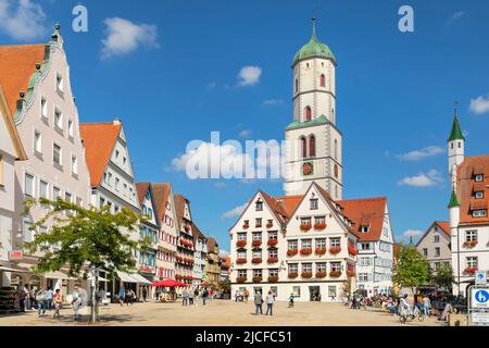 Église Saint-Martin sur la place du marché, Biberach an der Riss, route baroque du Haut-Souabe, haute-Souabe, Bade-Wurtemberg, Allemagne Banque D'Images