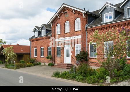 Allemagne, Schleswig-Holstein, près de la réserve naturelle 'Geltinger Birk', Nieby, Alter Gasthof Banque D'Images