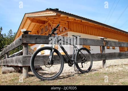 Excursion en VTT près de Krün, Seinsalm, Rest, Allemagne, Bavière, Haute-Bavière, vallée de l'Isar, vélo Banque D'Images