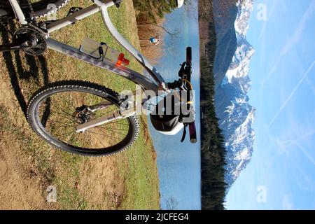 Excursion en VTT près de Krün, Barmsee, Allemagne, Bavière, haute-Bavière, Vallée d'Isar, vélo, montagnes de Karwendel, Banque D'Images