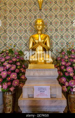 Figure de Mogallana, disciple principal de Bouddha aux pouvoirs surnaturels, Phra Maha Mondop, Wat Traimit, Temple du Bouddha d'Or, Bangkok, Thaïlande Banque D'Images