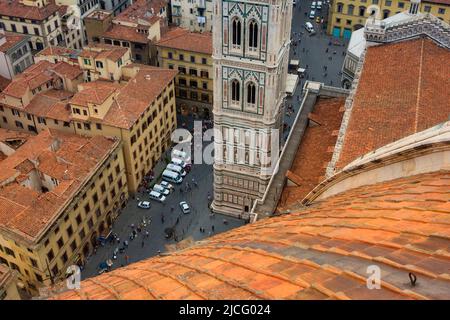Aperçu de l'hôtel Campanile (clocher) et le dôme de la cathédrale de Florence, Florence, Toscane, Italie Banque D'Images