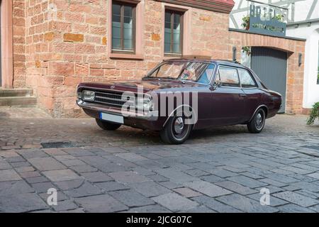 Obernburg, Bavière, Allemagne, Opel Rekord 1900 coupé, année de fabrication 1969, Banque D'Images