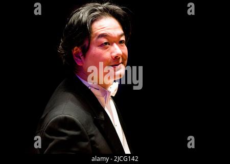 L'orchestre de chambre anglais, dirigé par le chef japonais Daisuke Muranaka. Cadogan Hall, Sloane Terrace, Chelsea, Londres, Royaume-Uni. 18 mars 2015 Banque D'Images