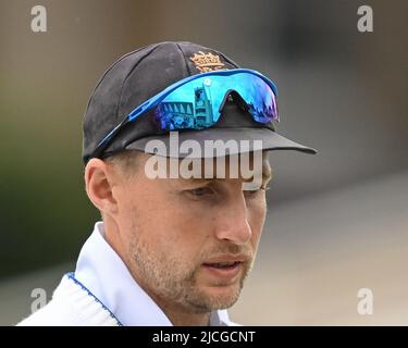 Nottingham, Royaume-Uni. 13th juin 2022. Un reflet de Trent Bridge dans les verres de Joe Root of England à Nottingham, Royaume-Uni, le 6/13/2022. (Photo de Craig Thomas/News Images/Sipa USA) crédit: SIPA USA/Alay Live News Banque D'Images