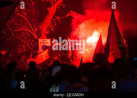 Palerme, Piazza Politeama, festeggiamenti dei tifosi per il ritorno dans la série B del Palermo Calcio Banque D'Images