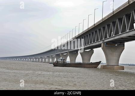 Munshiganj, Bangladesh - 12 juin 2022 : pont Padma à Munshiganj au Bangladesh. Le premier ministre de l'honorable Sheikh Hasina inaugurera le Padma Bridg Banque D'Images