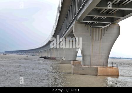 Munshiganj, Bangladesh - 12 juin 2022 : pont Padma à Munshiganj au Bangladesh. Le premier ministre de l'honorable Sheikh Hasina inaugurera le Padma Bridg Banque D'Images