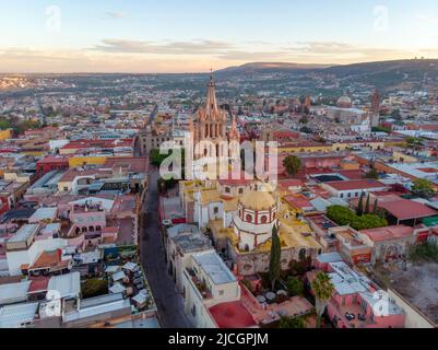 San Miguel de Allende à Guanajuato, Mexique. Vue aérienne au lever du soleil Banque D'Images