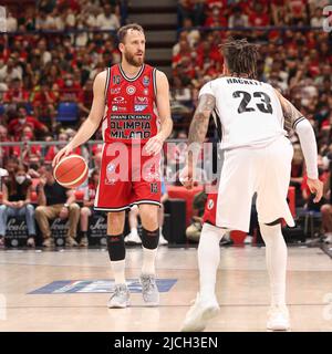 Milan, Italie, Italie. 12th juin 2022. Italie, Milan, juin 12 2022: Sergio Rodriguez (Armani Guard #13) dribbles dans le fond en 3rd quart pendant le match de basket-ball A|X Armani Exchange Milan vs Virtus Bologna, finale game3 LBA 2021-2022 au Forum Mediolanum (Credit image: © Fabrizio Andrea Bertani/Pacific Press via ZUMA Press Wire) Banque D'Images