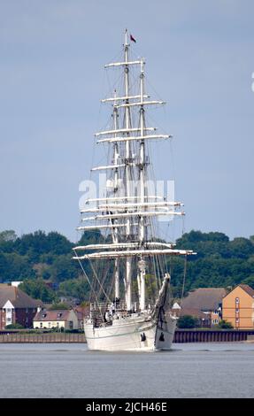 13/06/2022 Tilbury Tilburness Royaume-Uni la Marine royale d’Oman le spectaculaire talbot Shabab Oman II un talbot à trois mâts de classe A, le Tal Banque D'Images