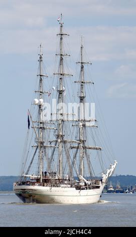 13/06/2022 Tilbury Tilburness Royaume-Uni la Marine royale d’Oman le spectaculaire talbot Shabab Oman II un talbot à trois mâts de classe A, le Tal Banque D'Images