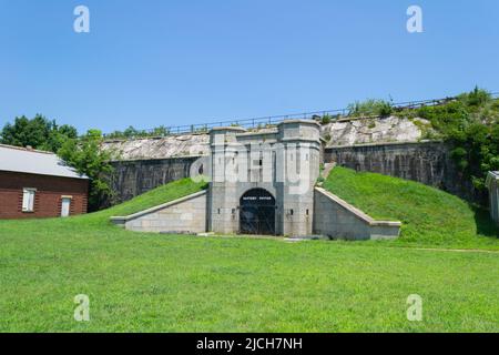 Portes du Potter de batterie de l'ancienne base d'artillerie côtière à fort Hancock.