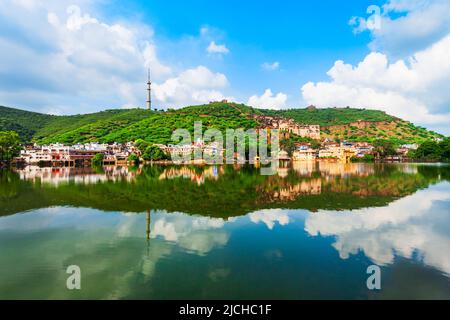 La ville de Bundi et le lac Nawal Sagar offrent une vue panoramique sur l'état du Rajasthan en Inde Banque D'Images