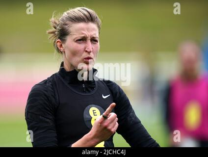 Ellen White, en Angleterre, lors d'une séance d'entraînement au parc St George, Burton-upon-Trent. Date de la photo: Lundi 13 juin 2022. Banque D'Images