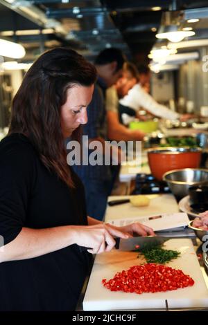 ISTANBUL, TURQUIE - OCTOBRE 9 : étudiants en cuisine à 9 octobre 2013, Istanbul, Turquie. Banque D'Images