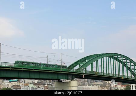 Vieux pont Sava à Belgrade construit par les Allemands en 1942 Banque D'Images