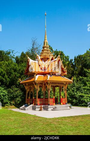 Les thailandais Thai Pavilion ou pavillon est une pagode bouddhiste temple en Thaïlande situé dans le style ville de Lausanne en Suisse Banque D'Images