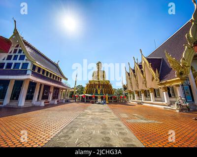 Vue aérienne de Wat Sam Phran le temple du Dragon à Nakhon Pathom, Thaïlande Banque D'Images