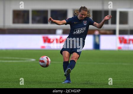 Eskilstuna, Suède. 13th juin 2022. Elise Stenevik (5 Eskilstuna) pendant le match dans la Ligue suédoise OBOS Damalssvenskan sur 13 juin 2022 entre Eskilstuna United DFF et KIF Orebro DFF à Tunavallen à Eskilstuna, Suède Peter Sonander/SPP crédit: SPP Sport Press photo. /Alamy Live News Banque D'Images