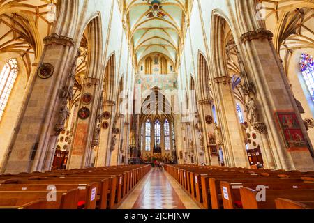 Ulm, Allemagne - 05 juillet 2021: Ulm Minster ou Ulmer Munster intérieur d'une église luthérienne située à Ulm, Allemagne. C'est actuellement la plus grande cathédrale i Banque D'Images