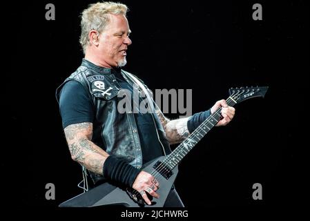 Herning, Danemark. 27th, mars 2018. Le groupe américain de métaux lourds Metalica joue un concert à Jyske Bank Boxen à Herning. Ici, le chanteur et guitariste James Hetfield est vu en direct sur scène. (Crédit photo: Gonzales photo - Sebastian Dammark). Banque D'Images