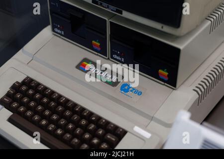 Ordinateur Apple II exposé à l'intérieur du musée Apple. Banque D'Images