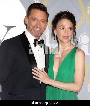 12 juin 2022, New York, New York, États-Unis : les acteurs HUGH JACKMAN et SUTTON FOSTER assistent aux Tony Awards annuels 75th qui se tiennent au radio City Music Hall. (Credit image: © Nancy Kaszerman/ZUMA Press Wire) Banque D'Images