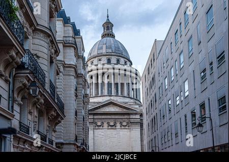 Le Panthéon vu de la rue d'Ulm, Paris, France. 05/2009 Banque D'Images