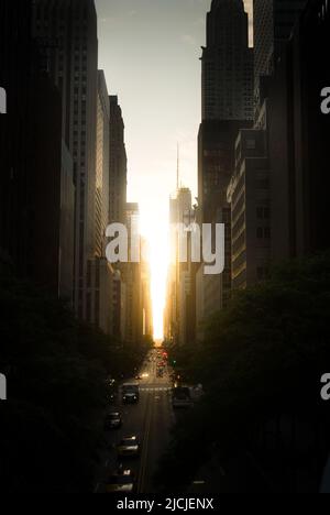 Coucher de soleil de Manhattanhenge, Manhattan, New York Banque D'Images