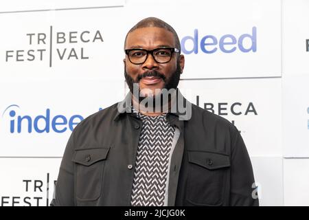 New York, NY - 13 juin 2022 : Tyler Perry participe à la série des réalisateurs du Festival du film de Tribeca avec Gale King aux studios Spring Banque D'Images