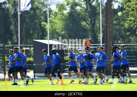 Westerlo, Belgique. 14th juin 2022. Joueurs de Westerlo photographiés lors d'une séance d'entraînement en prévision de la saison 2022-2023, de l'équipe belge de football de première division KVC Westerlo, mardi 14 juin 2022 à Bruges. BELGA PHOTO LUC CLAESSEN crédit: Belga News Agency/Alay Live News Banque D'Images