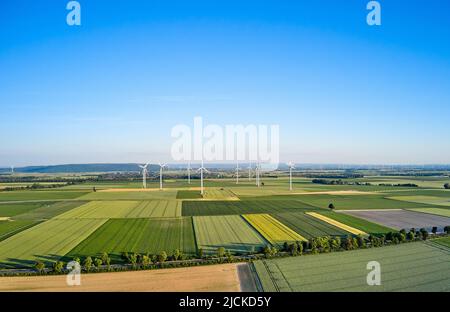 Le village de Lützerath sur Juni 13, 2022 à Lützerath, Allemagne. Lützerath est un hameau de la ville d'Erkelenz en Rhénanie-du-Nord-Westphalie. Le groupe d'approvisionnement en énergie RWE prévoit de démolir complètement Lützerath afin d'agrandir la mine d'opencast de Garzweiler et d'ouvrir la zone pour l'extraction du charbon brun. © Peter Schatz / Alamy Live News Banque D'Images