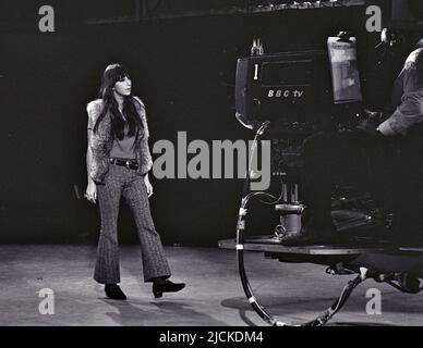 SONNY ET CHER duo pop américain sur Ready,Steqady, Go ! En août 1965. Photo : Tony Gale Banque D'Images