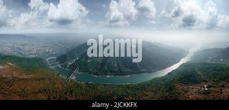 Chongqing beibei huit pont jade paysage vert sur la rivière jialing Banque D'Images