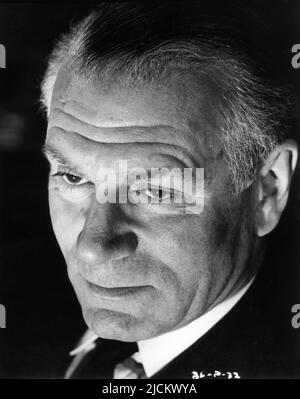 LAURENCE OLIVIER Portrait à BUNNY LAKE EST ABSENT 1965 réalisateur / producteur OTTO PREMINGER roman Marryam Modell (Evelyn Piper) scénario John Mortimer et Penelope Mortimer Wheel Productions / Columbia Productions Banque D'Images