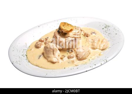 Assiette blanche avec vol-au-vent et saucisse. Isolé avec un masque Banque D'Images