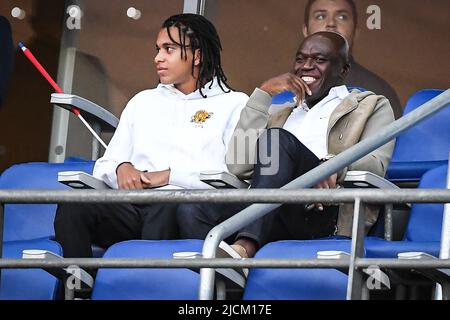 Paris, France, France. 13th juin 2022. Wilfrid (Wilfried) et Ethan MBAPPE lors du match de football de la Ligue Des Nations de l'UEFA, Ligue A - Groupe 1 entre la France et la Croatie au Stade de France sur 13 juin 2022 à Saint-Denis près de Paris, France. (Image de crédit : © Matthieu Mirville/ZUMA Press Wire) Banque D'Images